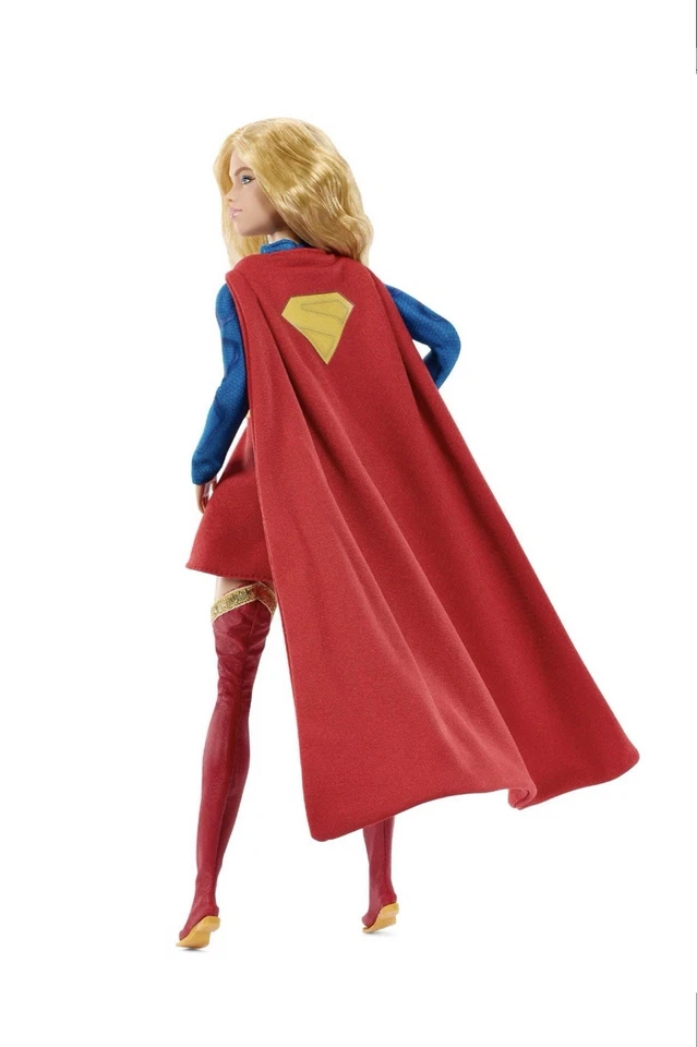 ✅Barbie Signature DC Studios Super Girl Barbie Doll Puppe Pre Order JJY04✅ - Bild 3 von 4