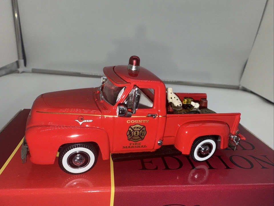 Matchbox Models of Yesteryear YRS-06/SA-M Ford 1955 F100 Fire Marshall Pick-up - Image 2 of 4
