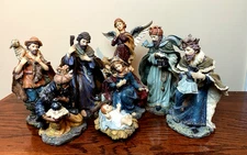 Mark Roberts 8 Piece Sparkling Navity Set  - Excellent Condition