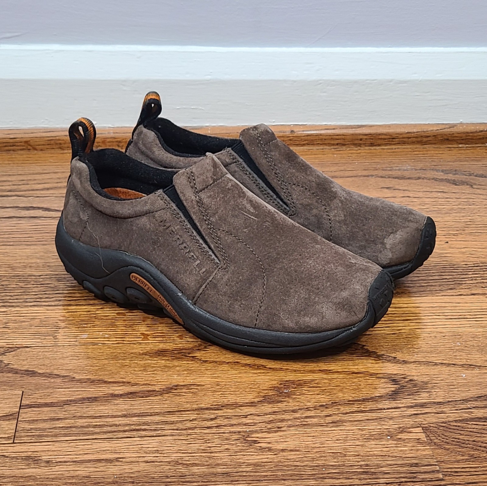 Scarpa slip on Merrell donna Jungle Moc taglia 7 Gunsmoke marrone grigio scamosciata J60788