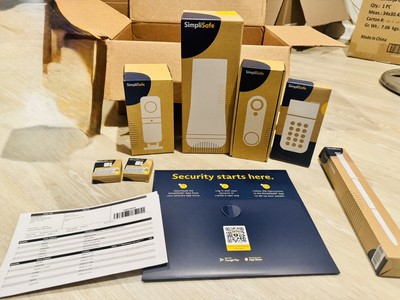 FACTORY SEALED SimpliSafe Wireless Home Security System- FULL HOUSE SYSTEM NEW