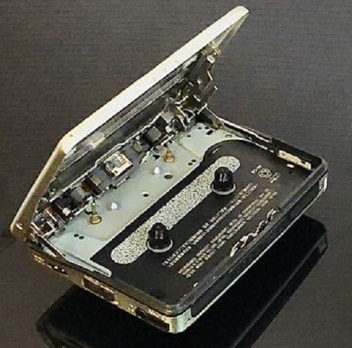 SONY Walkman WM-EX677 Portable Cassette Tape Player Silver Very