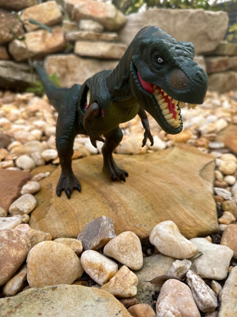 RARE Toys “R” Us Exclusive 1997 Jurassic Park The Lost World Young