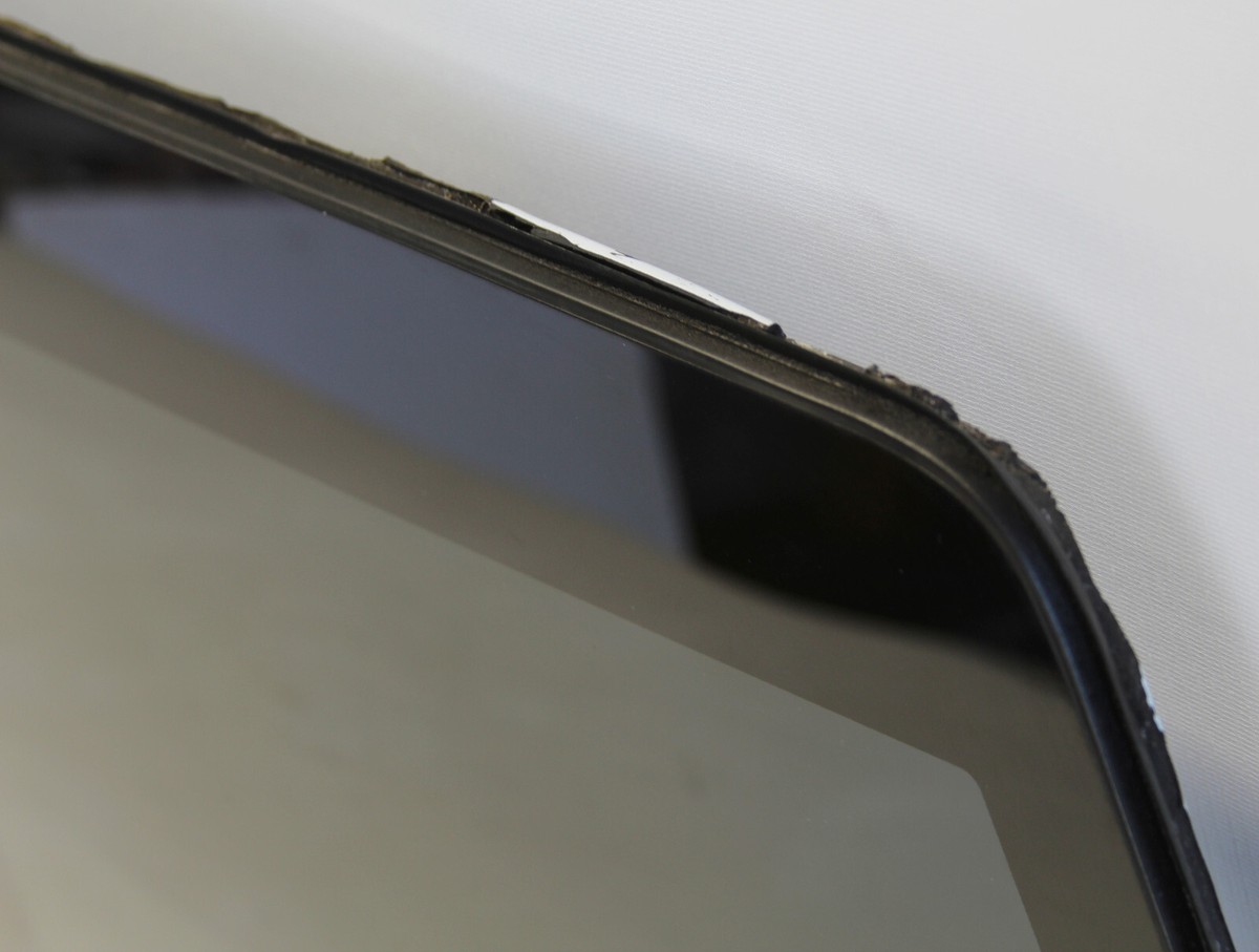 Mpn 68102411AA 10-18 RAMm 1500 2500 3500 11-18 4500 5500 Sliding Glass