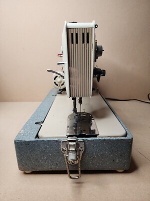 RH Singles&...～edition de luxe～ Vintage Remington Deluxe Zig Zag Sewing Machine - Tested