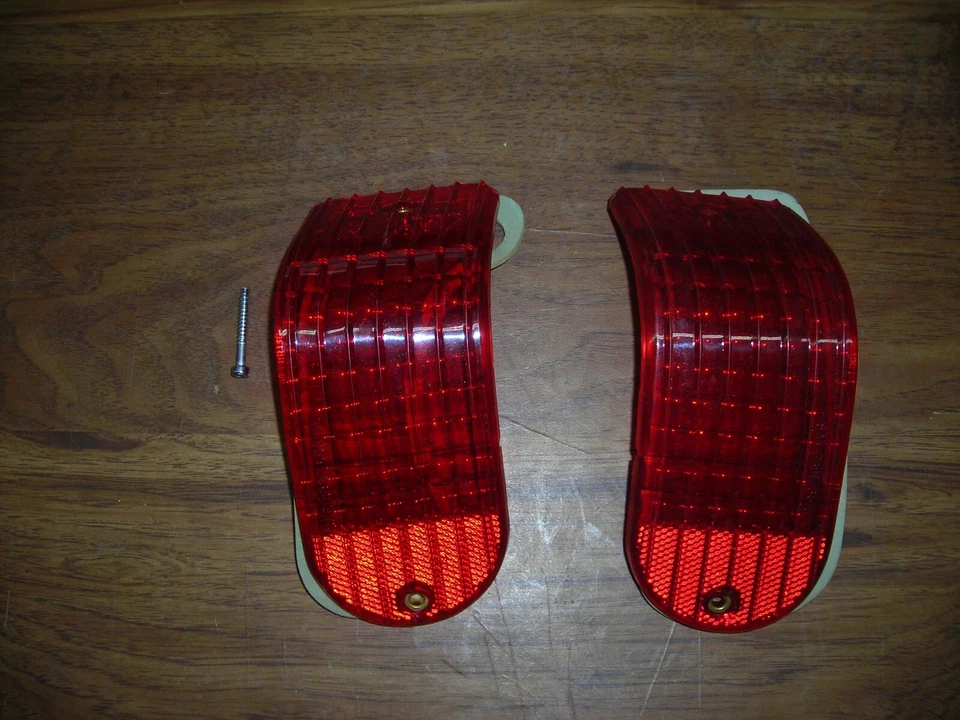 NOS 1965 AMC RAMBLER AMERICAN S/W L & R Taillamp Lenses 4482350 4482351 65 Foto 2 de 3