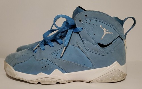 aj7 pantone