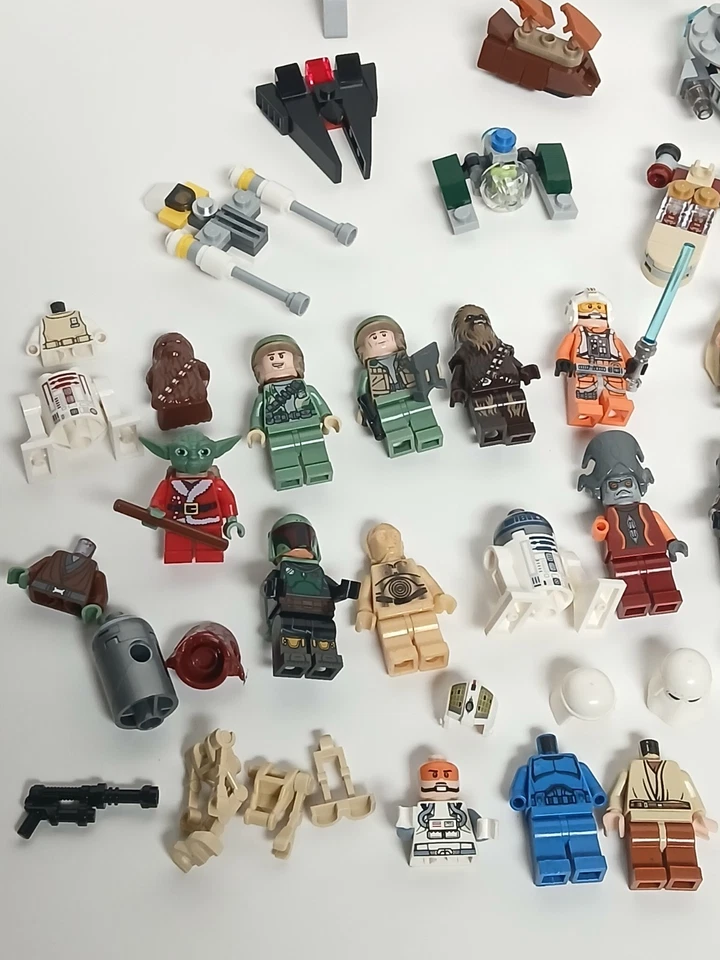 LEGO Star Wars Minifigure Lot With Mini Advent Ships Troopers Helmets Figures - Image 4 of 4