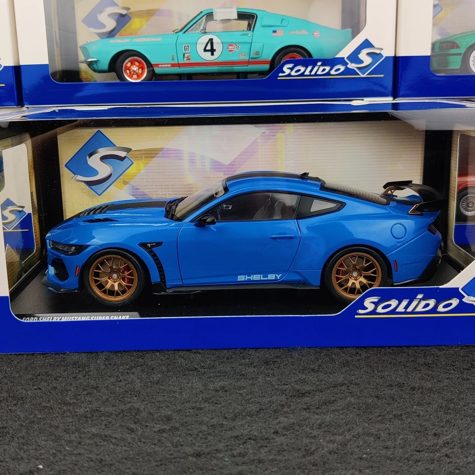AUTO SOLIDA FORD SHELBY MUSTANG SUPER SNAKE GRABBER BLU 2025 1:18 NUOVA.B - Immagine 2 di 4