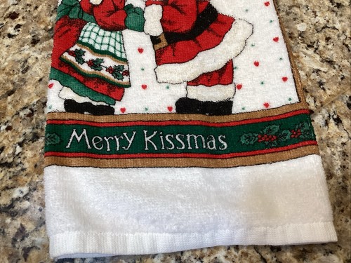 Vintage Christmas Towel With Crochet Button Top “MERRY KISSMAS!” - Picture 4 of 5