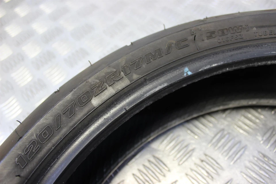 Aprilia RSV 1000 Mille Tyre Front 120/70-17 BT016 2001 2002 RSV1000 B161 - Image 3 of 4