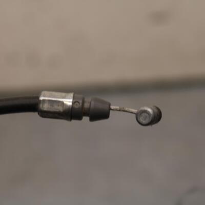 ララ47 21 KAWASAKI NINJA ZX6R REAR PASSENGER SEAT LATCH LOCK