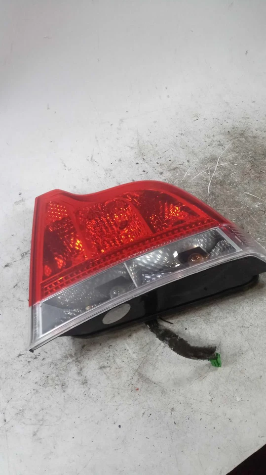 2006 Volvo S60 conjunto de lanterna traseira direita fabricante de equipamento original 168484 usado 146K milhas - Imagem 2 de 3