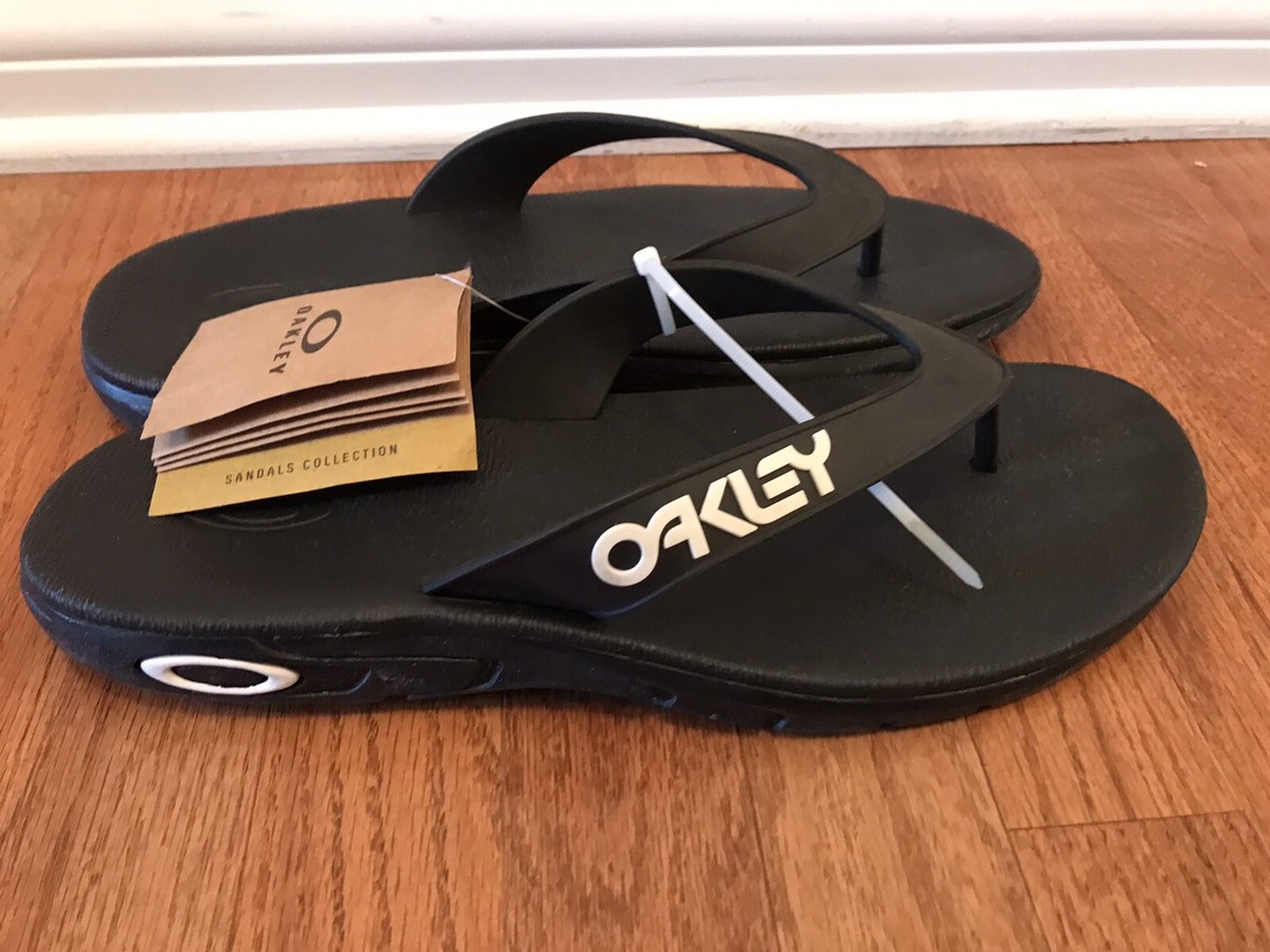 Bundle (2) Oakley Men\'s Boys B1B Flip Flop Beach Summer Black Gray Color Size 13 Oakley College Flip Flop - Bath Slippers Men | Bike-Discount main image 2