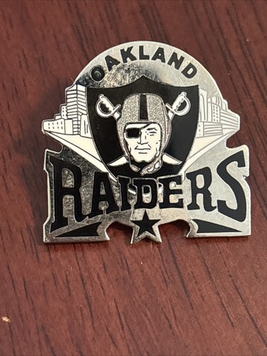 Vintage Los Angeles Oakland Raiders Football Pin - Bild 1 von 2