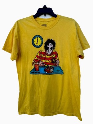 Salem 7 fun and funky CEREAL KILLER graphic tee, yellow, size M