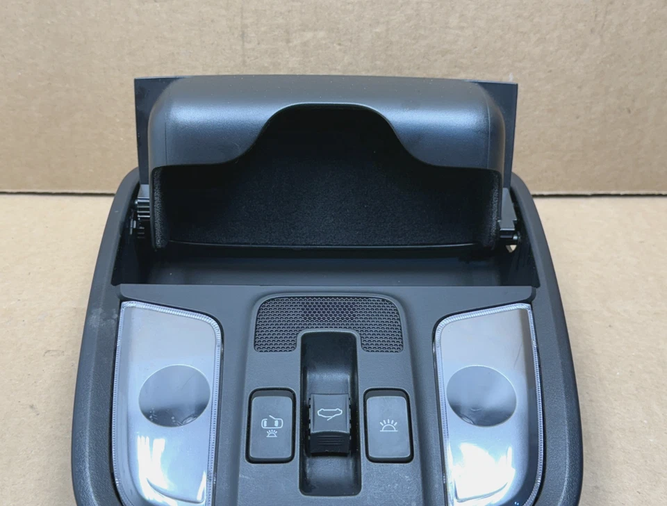 2018-2021 Kia Stinger Front Overhead Roof Dome Reading Light Lamp PO42 OEM - Image 2 of 4