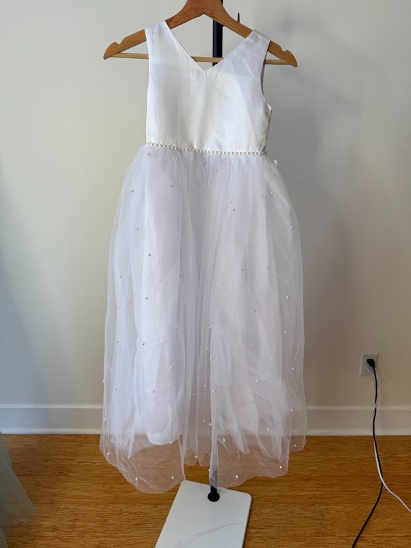 NWT FORMAL Flower Girl White gown dress, SIZE 8