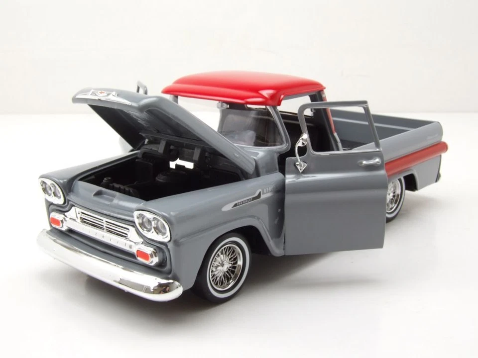 Chevrolet Apache Fleetside Pick Up Get Low 1958 Grigio Modellino 1:24 MotorMax - Immagine 4 di 4