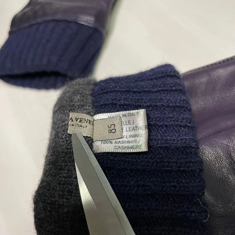 Guantes de piel de oveja de cachemir azul marino Bottega Veneta para hombre Foto 4 de 4