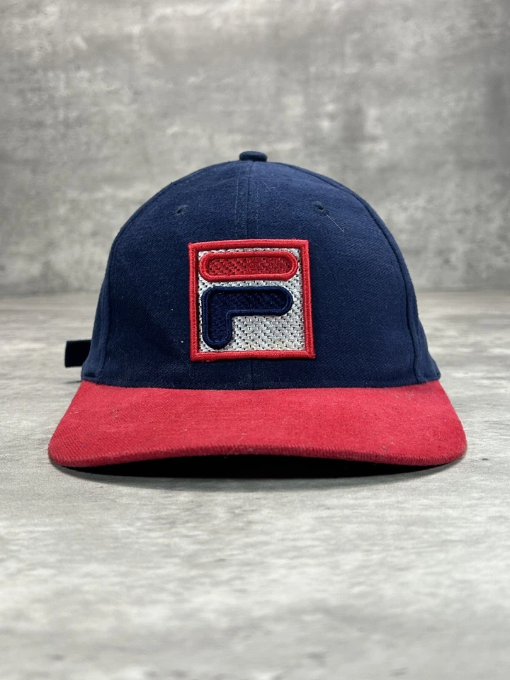 Sombrero vintage años 90 Fila bordado logotipo dos tonos con tirantes OSFA Foto 2 de 4