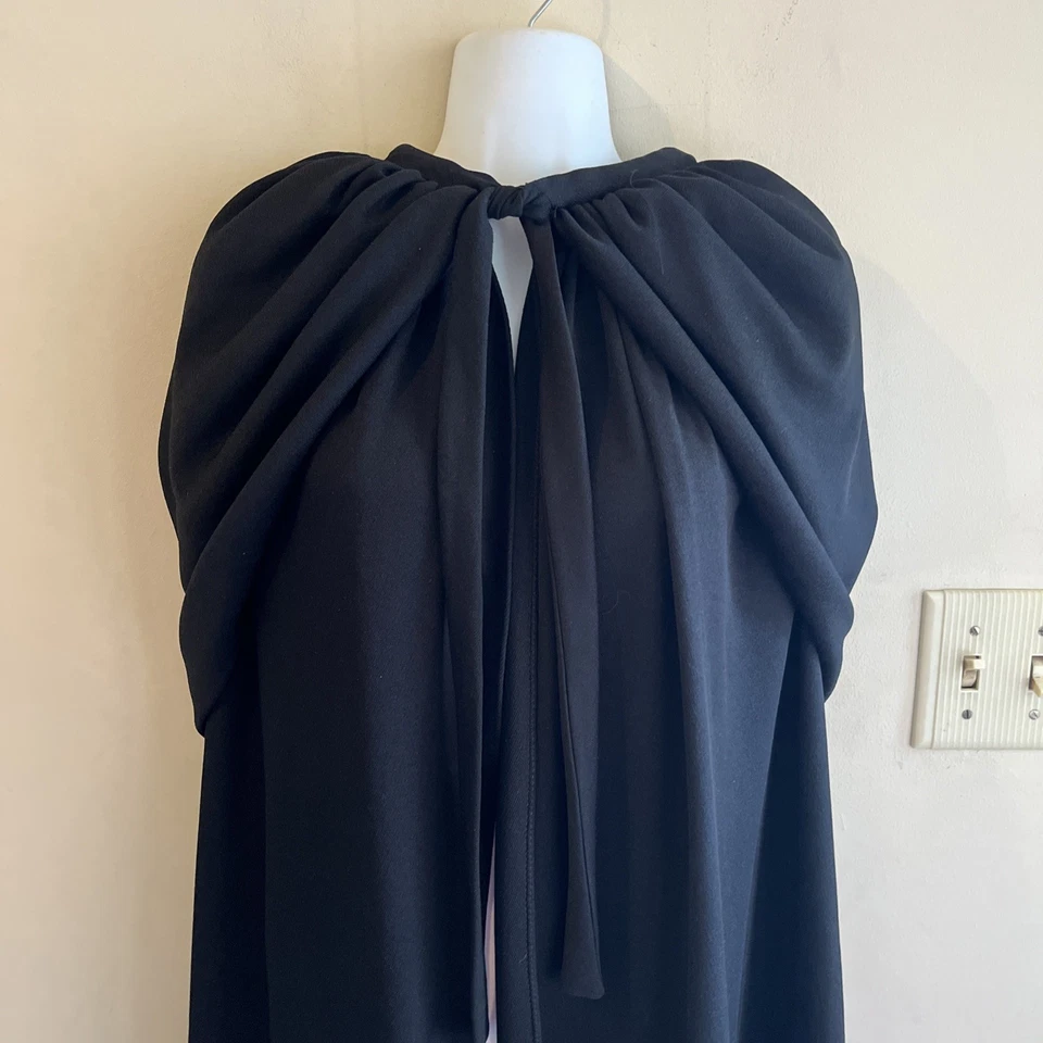 Halloween Unisex Medium Mysterious Gothic Hooded Cloak Renaissance Cape Costume - Image 2 of 4