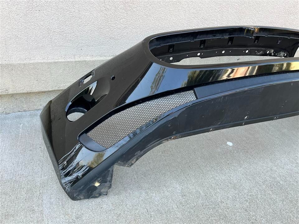 2008-2011 08 09 10 11 Maserati Gran Turismo Front Bumper OEM 080055600