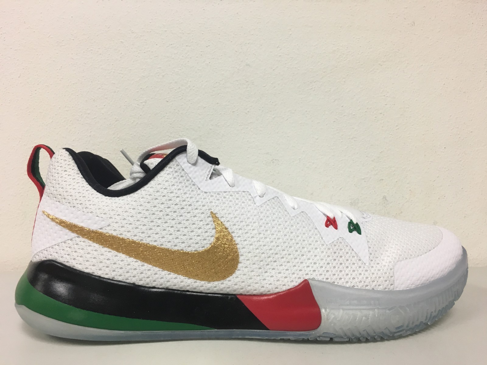 nike zoom live ii white