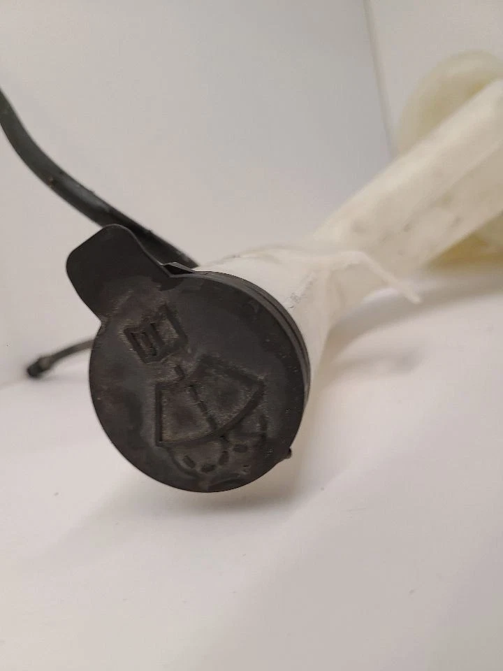 Chevrolet Equinox 2017 depósito de lavadora cuello sólido 84052133  Foto 2 de 4