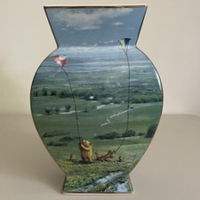 Goebel Winnie The Pooh Spring Kite Flying Days Vase Peter Ellenshaw 9.5” Disney