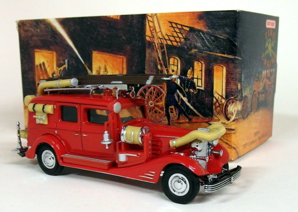 Matchbox Yesteryear - YFE03 1953 Cadillac Fire Wagon Diecast model Car / Truck - Image 2 of 4