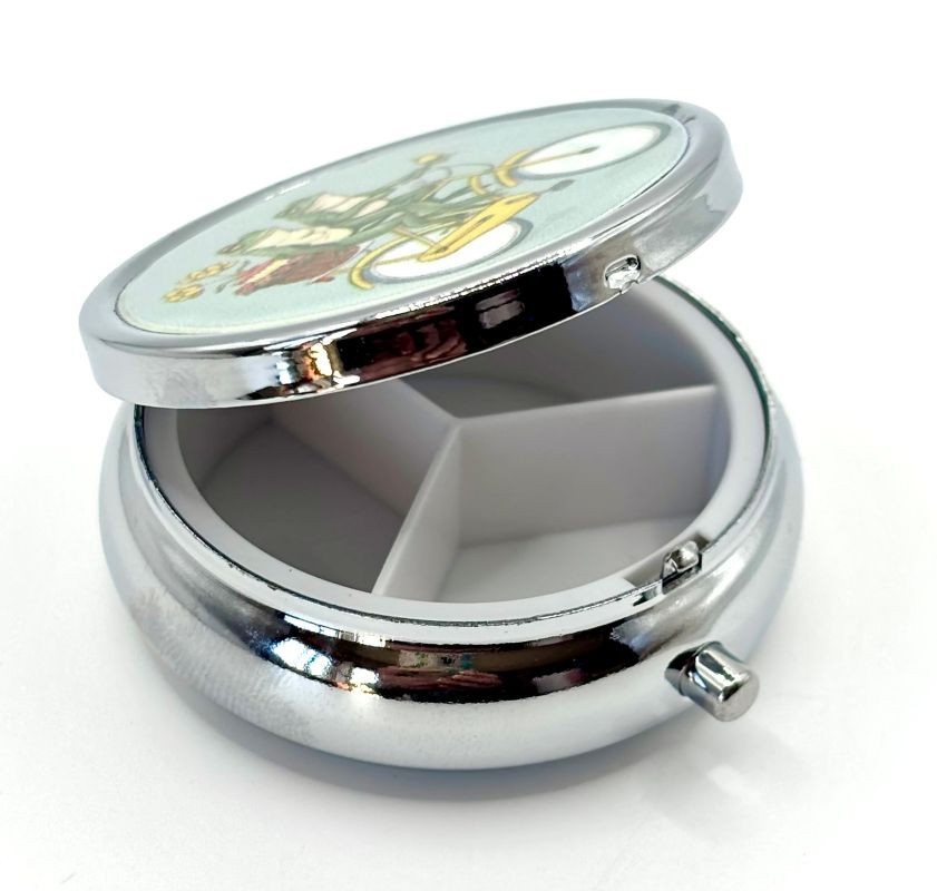 Anthropomorphic Frogs on Tandem Bicycle Bike Travel Stainless Steel Pill Box New