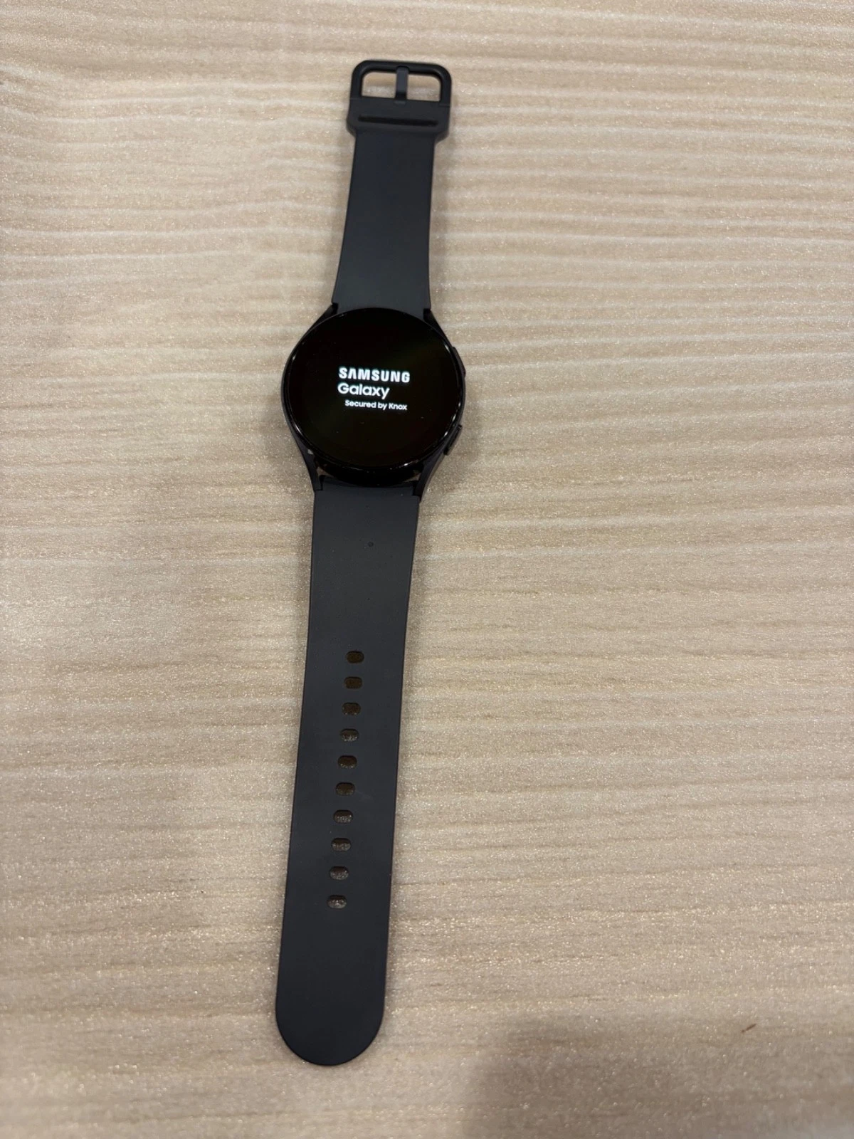 Samsung - Galaxy Watch5 Aluminum Smartwatch 40mm BT GPS- Graphite - (2022)
