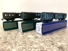 Set of 3 Hornby AcHo 735 Voiture Banlieue 2nd Cl. In Excellent Condition. Boxed