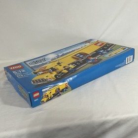 LEGO CITY: LEGO Truck (3221) 278 Pieces, Small crease in box. 