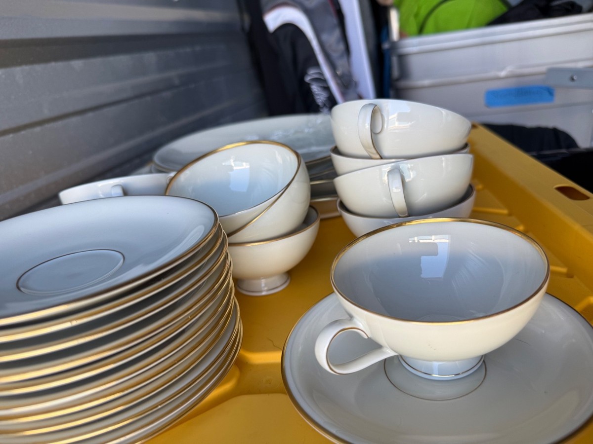 zeh scherzer bavaria germany gold lined china dishes! 38 piece set