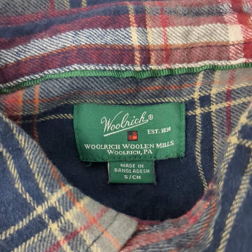 Camisa de franela Woolrich Woolen Mills azul negra roja a cuadros abotonada para hombre pequeña Foto 3 de 4