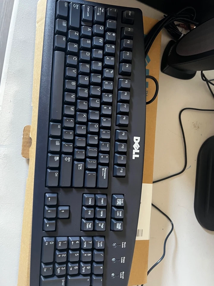 Vintage 2004 Dell Monitor  Dell E153FP LCD Monitor Brand New Never Used - Image 3 of 4