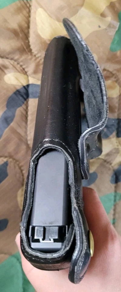 Safariland Glock 17,22,19,23,47,49,25,19x Left-hand Owb Black Leather Paddle - Image 3 of 4