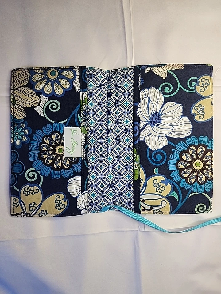 Vera Bradley Book Cover in Retired Mod Floral Blue Pattern - Image 3 of 4