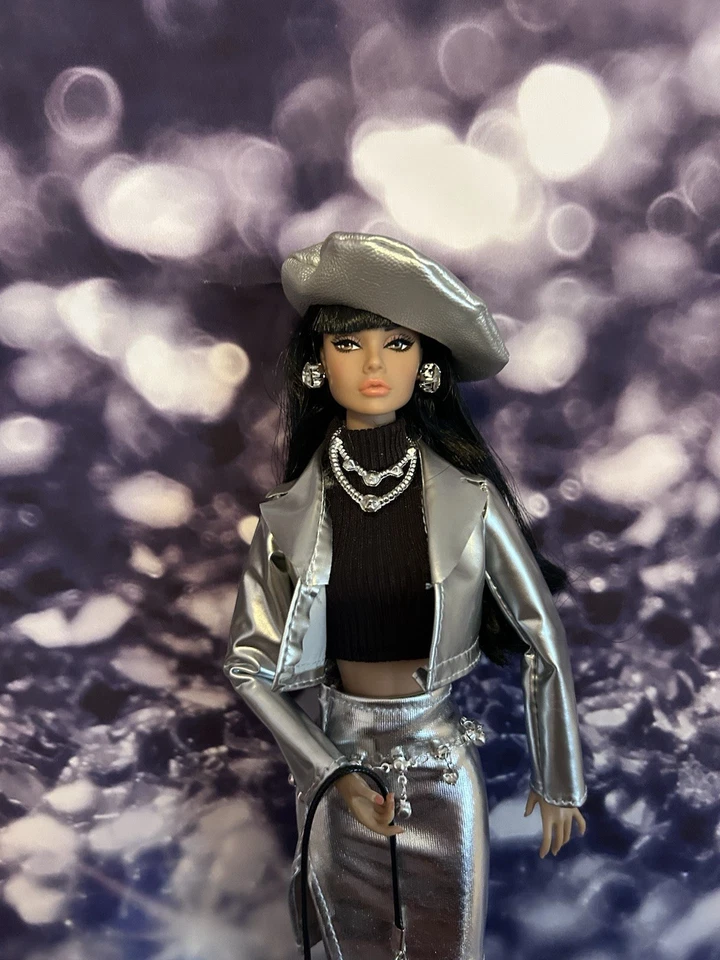 Nuevo abrigo plateado, top negro, falda plateada, accesorios, regalo gratis 🎁 Foto 2 de 4