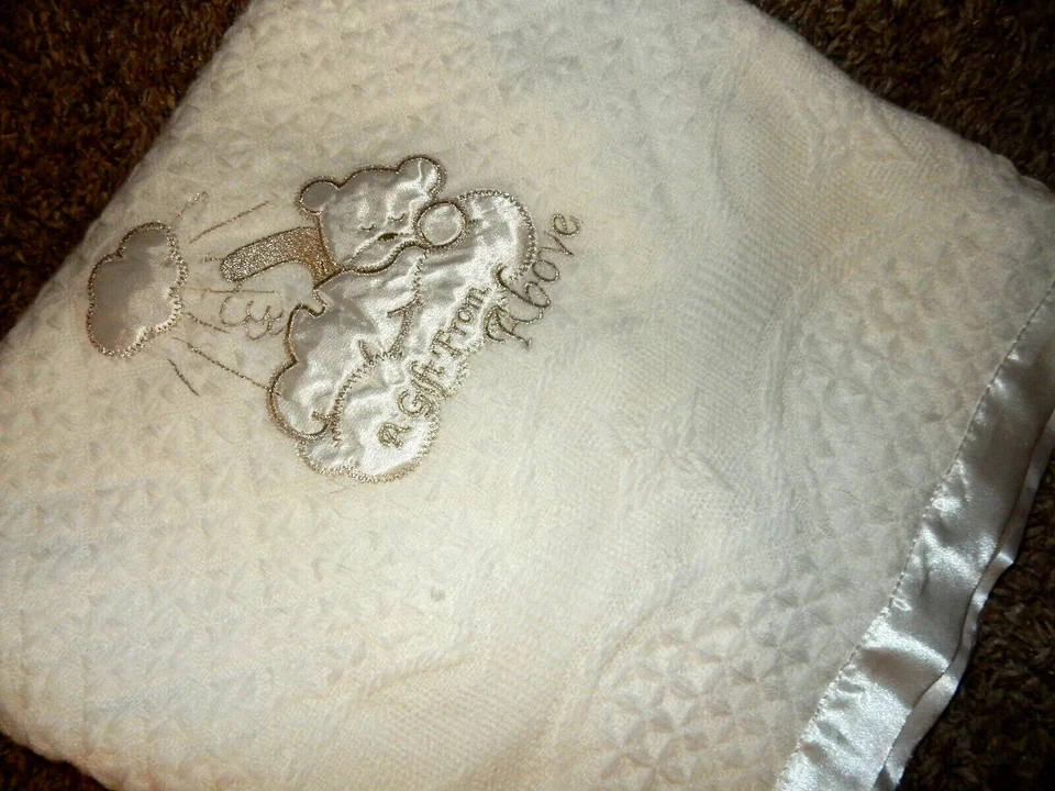 1C BABY STARTERS Oso Ángel Nube Un Regalo Desde Arriba Acrílico Bebé Cuna Manta Foto 2 de 3