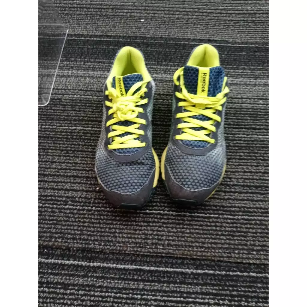 Black and yellow store mens tennis shoes