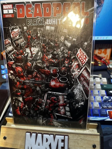 Deadpool Black White & Blood #1 ALAN QUAH Variant Ltd to 3000 copies