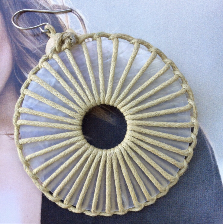 Abalone Shell Stone Circle Shaped Macrame Crochet… - image 3