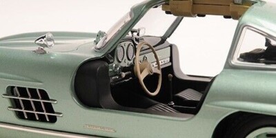 1/18 Mercedes-Benz 300 SL W198 Light Green 1955 Diecast Car