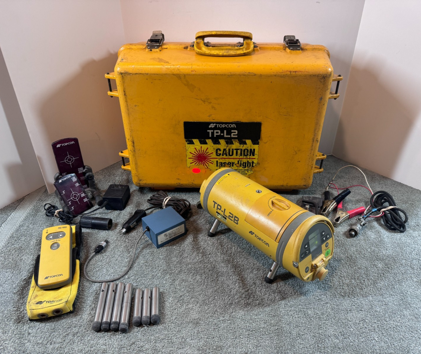 AS-IS Topcon TP-L2B Pipe Laser with RC-100 Remote FOR PARTS OR REPAIR