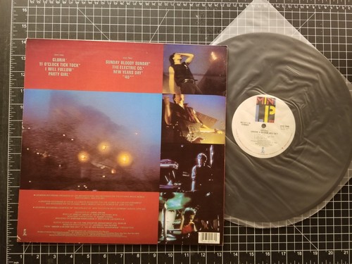 U2 Under A Blood Red Sky LP 1983 VG+/VG+ 1ST PRESS Vinyl BONO Live ISLAND RECORD - Picture 4 of 4