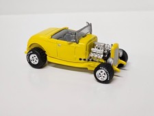 Johnny Lightning 1932 Ford Roadster Yellow 164