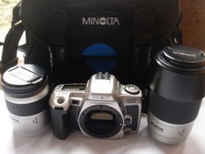 Minolta Dynax 505SI Super, gris et noir, AF 28-80, AF 75-300, sacoche, doc